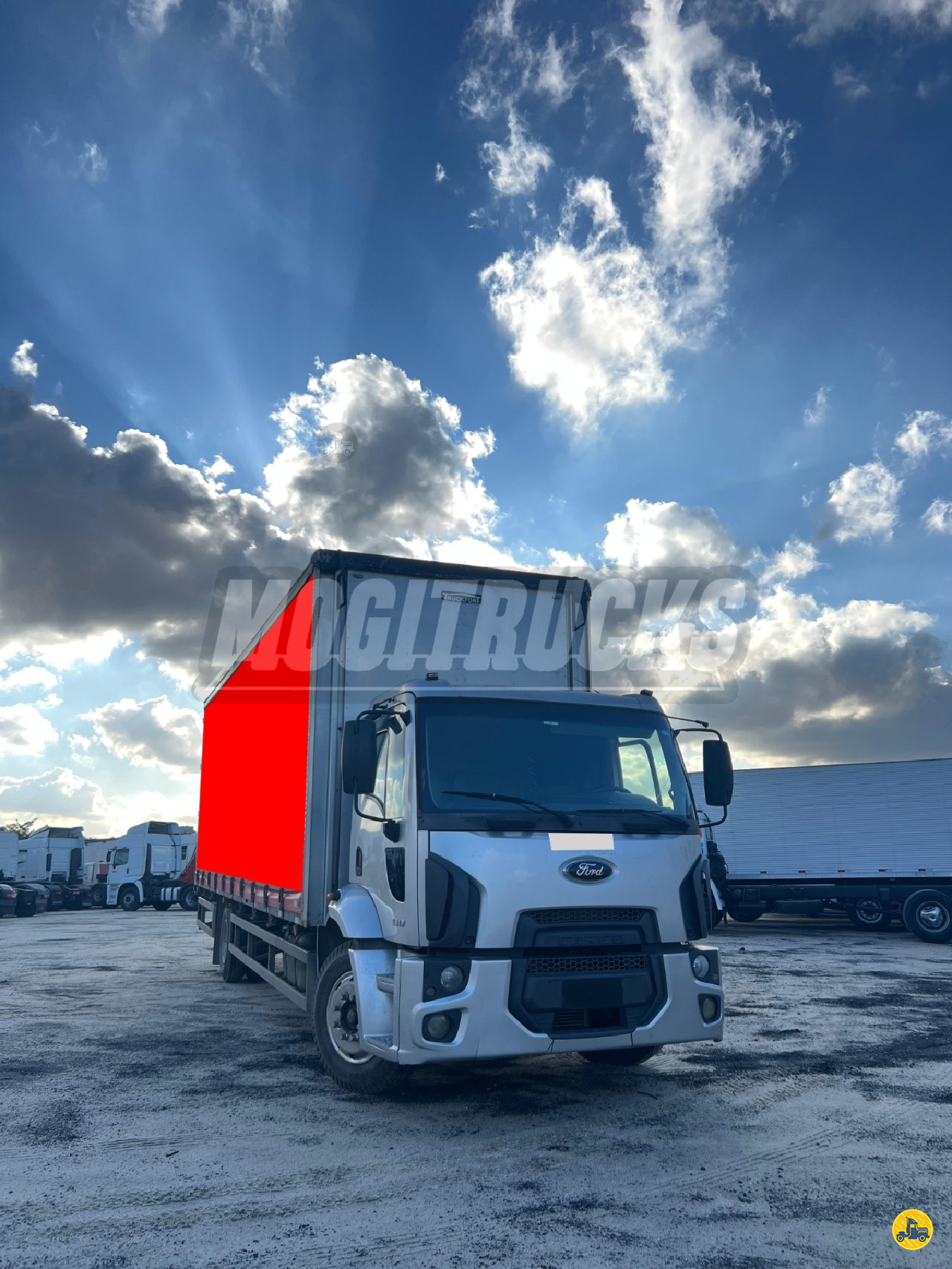 CAMINHAO FORD CARGO 1317 Baú Bebidas Toco 4x2 Mogitrucks MOGI DAS CRUZES SÃO PAULO SP